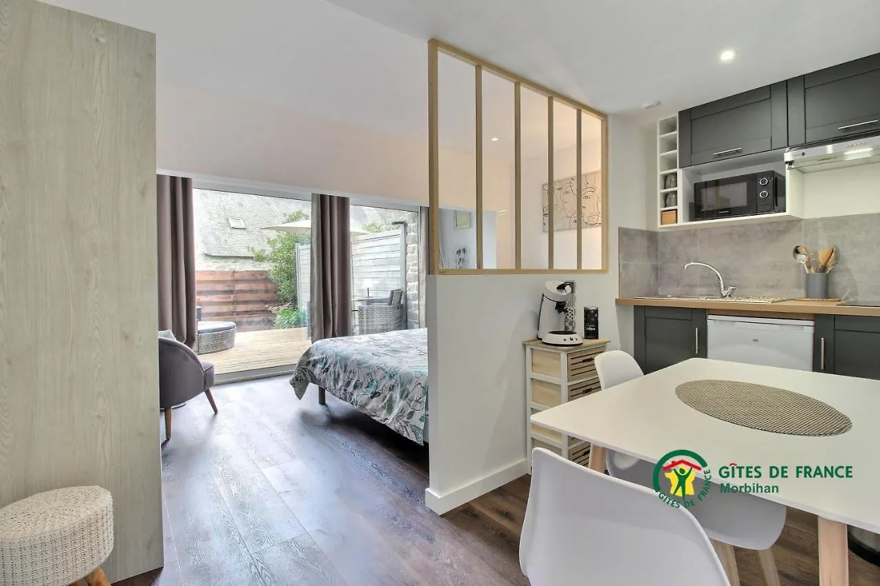 Aux Matins Du Bonheur Appartement Surzur 0*,